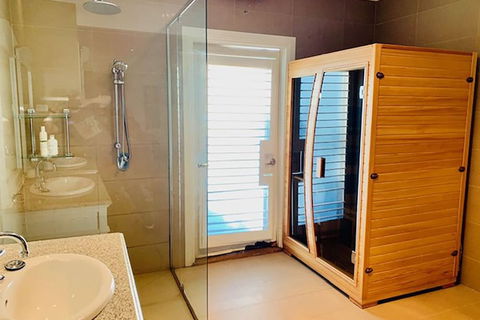 Grand Gippsland Home Sleeps Up To 28 - Inverell Accommodation 5