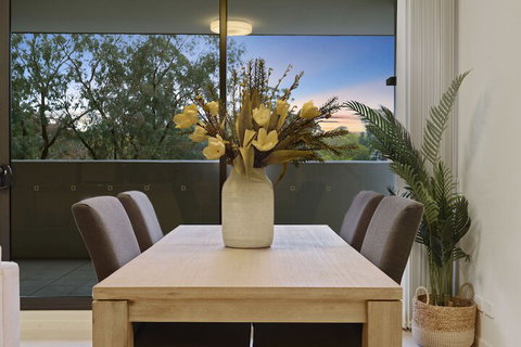 HomeHotel Spacious Luxury Apt Next To Shopping - Inverell Accommodation 5