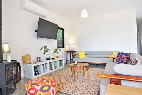 Armstrongs Close TO Beach - Inverell Accommodation 6