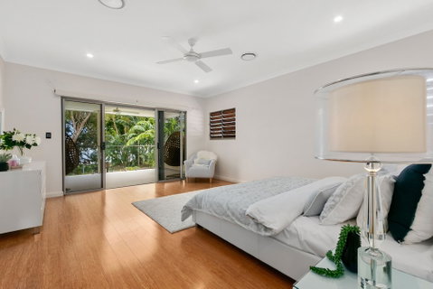 Luxury Living On The Beachfront - Inverell Accommodation 6