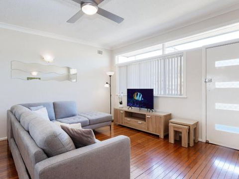 Shoalz 28 Rigney Street Renovated Pet Friendly Cottage & Boat Parking - Inverell Accommodation 5
