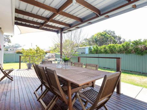 Shoalz 28 Rigney Street Renovated Pet Friendly Cottage & Boat Parking - Inverell Accommodation 4