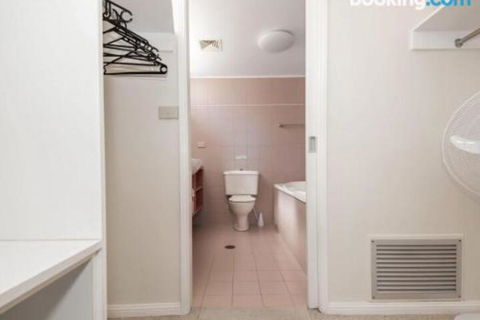 Le Vogue Unit 12 16 Magnus Street - Inverell Accommodation 3