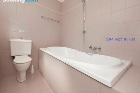 Le Vogue Unit 12 16 Magnus Street - Inverell Accommodation 1