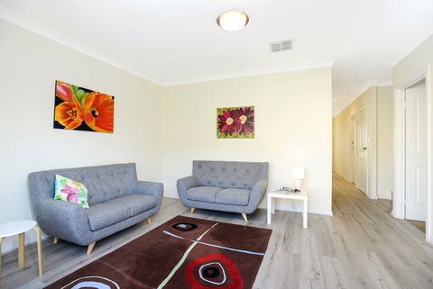 The Leafy Dragon - Inverell Accommodation 4