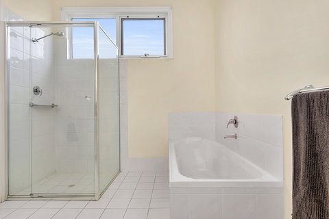 The Leafy Dragon - Inverell Accommodation 1