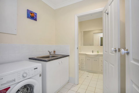 The Leafy Dragon - Inverell Accommodation 2