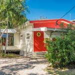 A SWEET ESCAPE Beachcombers Cottage Beachfront - Inverell Accommodation 0