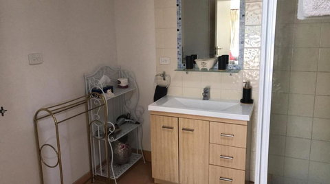 Oatlands Retreat - Inverell Accommodation 4