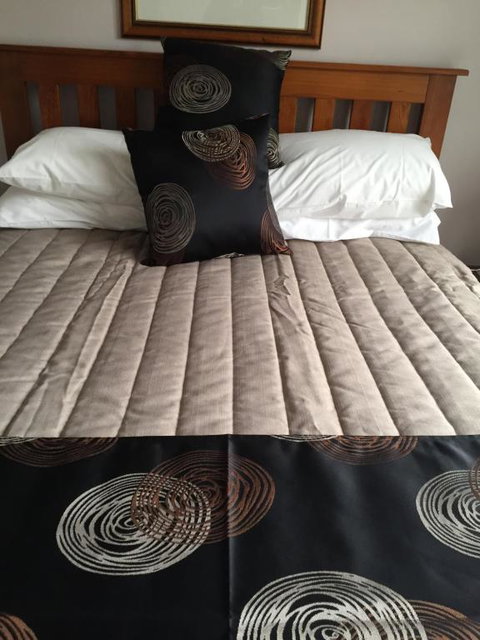 Oatlands Retreat - Inverell Accommodation 2