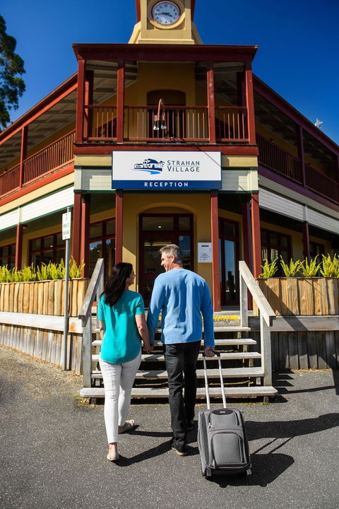 Strahan Village - Inverell Accommodation 0