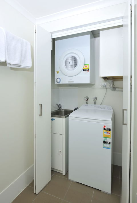 Apartments G60 Gladstone - Inverell Accommodation 2