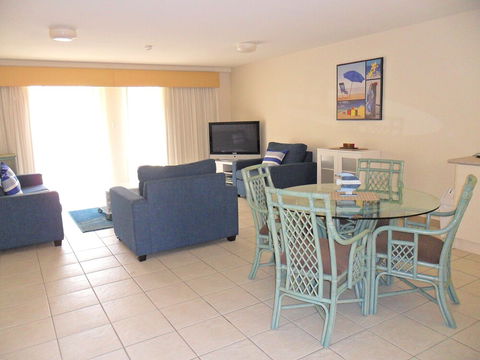 Nelson Bay Breeze Holiday Apartments - Inverell Accommodation 6