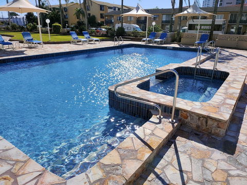 Southern Cross Beachfront Holiday Apartments - Inverell Accommodation 1