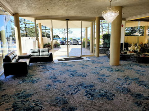 Southern Cross Beachfront Holiday Apartments - Inverell Accommodation 6