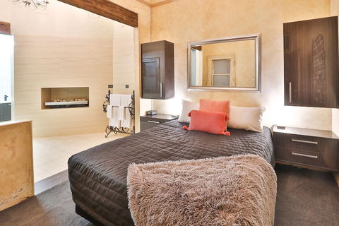 Indulge Apartments - Eighth Street - Inverell Accommodation 5