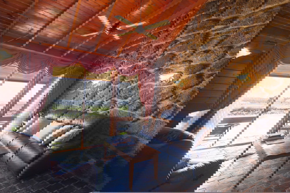 Newlyn VIC Inverell Accommodation