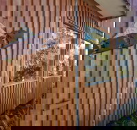 Bed in the Treetops Bed  Breakfast - Inverell Accommodation