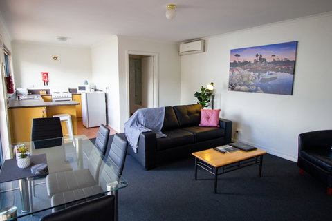 96 On Arthur Apartments - Inverell Accommodation 2