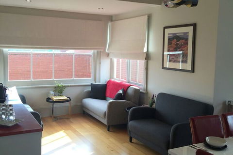 Gregory House - Inverell Accommodation 3