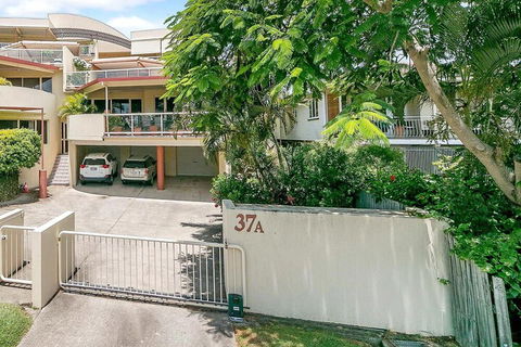 Redcliffe Peninsula Penthouse - Inverell Accommodation 5