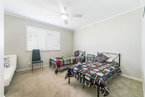 Redcliffe Peninsula Penthouse - Inverell Accommodation 6