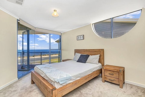 Sail Away - Inverell Accommodation 2