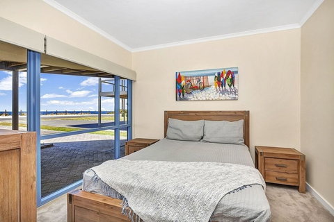 Sail Away - Inverell Accommodation 6
