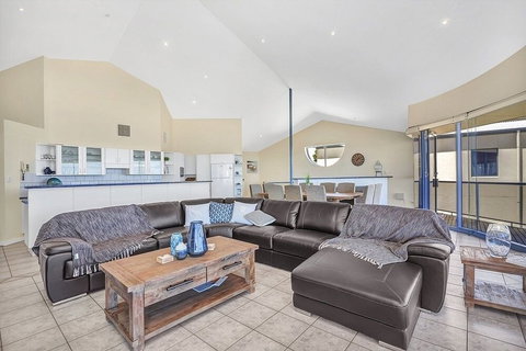 Sail Away - Inverell Accommodation 4