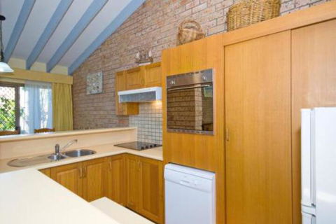 Gowrie Avenue Bay Parklands Townhouse 04 2 - Inverell Accommodation 3