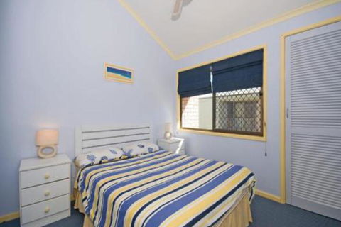 Gowrie Avenue Bay Parklands Townhouse 04 2 - Inverell Accommodation 6