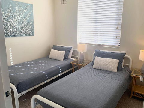 6 SHOAL TOWERS 11 SHOAL BAY RD STUNNING WATER VIEWS & PERFECT LOCATION - Inverell Accommodation 1