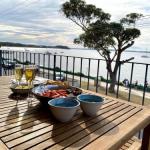 6 SHOAL TOWERS 11 SHOAL BAY RD STUNNING WATER VIEWS & PERFECT LOCATION - Inverell Accommodation 0