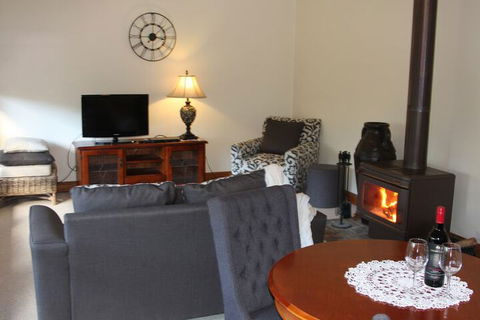 Archery Road Estate - Inverell Accommodation 5