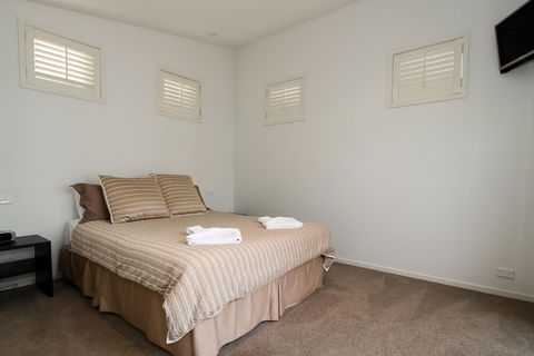 Aqua Luna - Inverell Accommodation 1