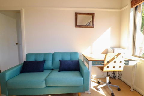 A Reflection On The Lake - Inverell Accommodation 5