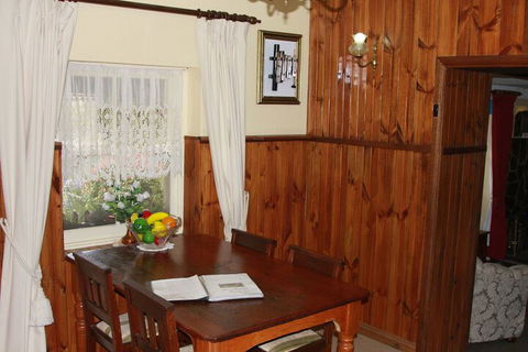 Ayers Burra - Inverell Accommodation 6