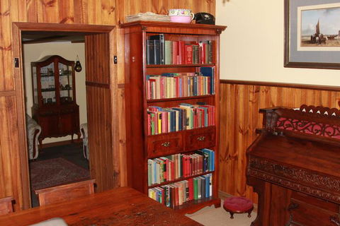 Ayers Burra - Inverell Accommodation 2