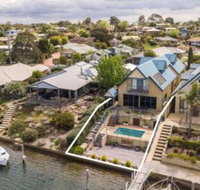 The Loft Waterfront with Private Pool - Inverell Accommodation