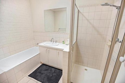 Pelican Brief Relaxing Canal Frontage - Inverell Accommodation 6