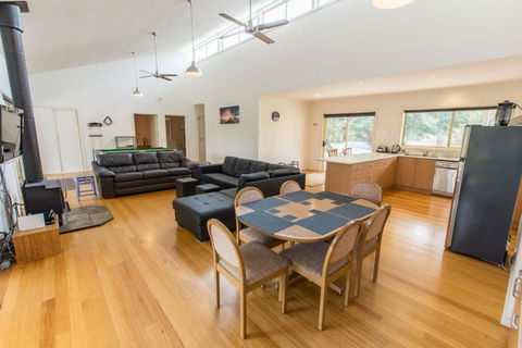 Acacia Lakehouse The Lake At Your Doorstep - Inverell Accommodation 1