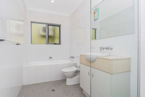 Angourie Blue Unit 2 - Inverell Accommodation 6
