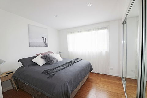 Toallo St - Inverell Accommodation 2