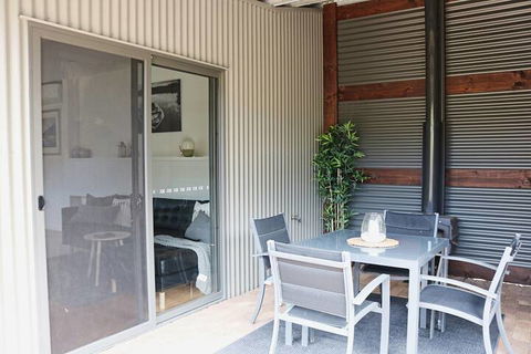 Toallo St - Inverell Accommodation 7
