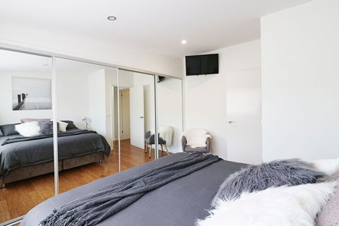 Toallo St - Inverell Accommodation 5