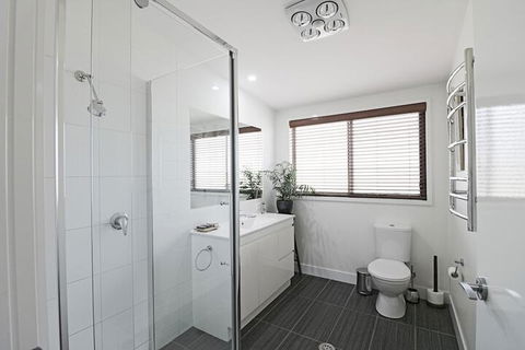 Toallo St - Inverell Accommodation 3
