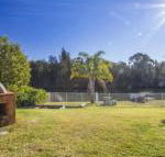 77 Lake Entrance Rd Waterfront Wonder - Inverell Accommodation