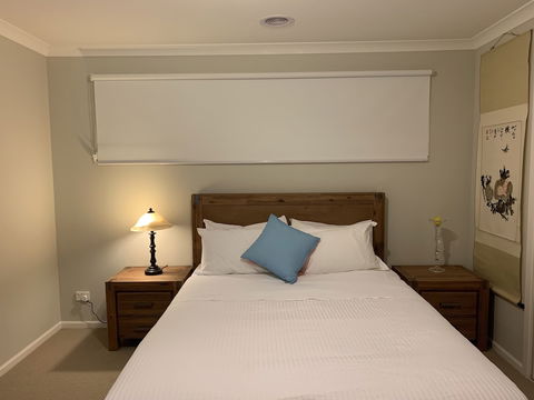 Apple House Truganina - Inverell Accommodation 5