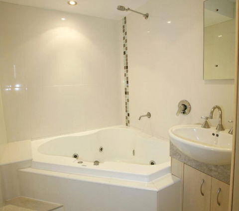 Allamanda U2 Awesome Location  - Inverell Accommodation 2