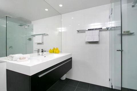 Newly Renovate Immaculate Cremorne One Bedroom Apartment CREM4 - Inverell Accommodation 1